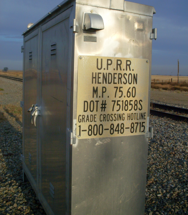 Union Pacific Henderson Road grade crossing (photo)