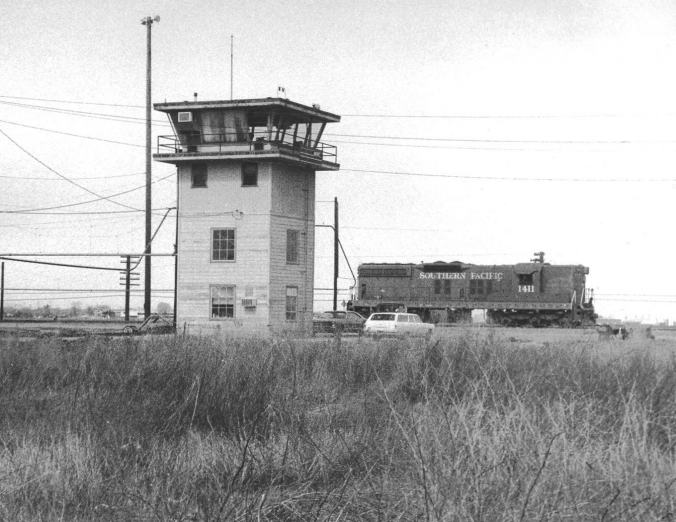 SP Tracy Yard Tower (Photo)